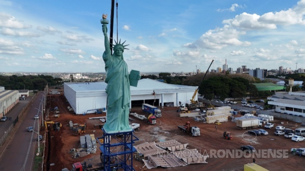 || Réplica da Estátua Liberdade erguida junto a Havan, na cidade de Toledo (PR), em maio de 2025.
Imagem: Acervo Toledo News - crédito de Gilmar Ângelo - FOTO 20 -