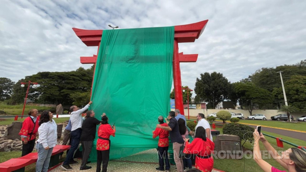 || Descerramento do Portão Torii na solenidade de reinauguração da