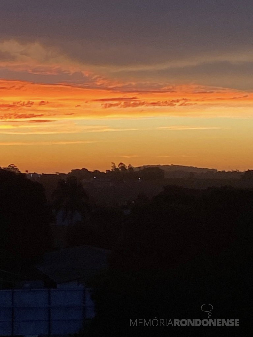 || Outro instantâneo do pôr do sol em Marechal Cândido Rondon, em 07 de maio de 2025.
Imagem: Acervo e crédito do cirurgião desntisa Emerson Delázari Donini - FOTO 22