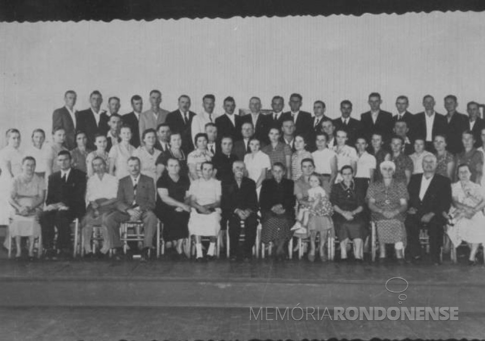 || Membros fundadores da 1ª Igreja Batista de Marechal Cândido Rondon, reunidos em 1958.
Imagem: Acervo PIB-Rondon - FOTO 3 -