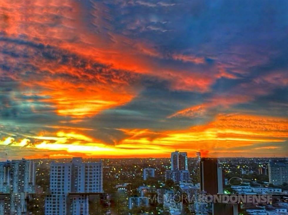 || Anoitecer na cidade de Foz do Iguaçu, em 23 de abril de 2025.
Imagem: Acervo