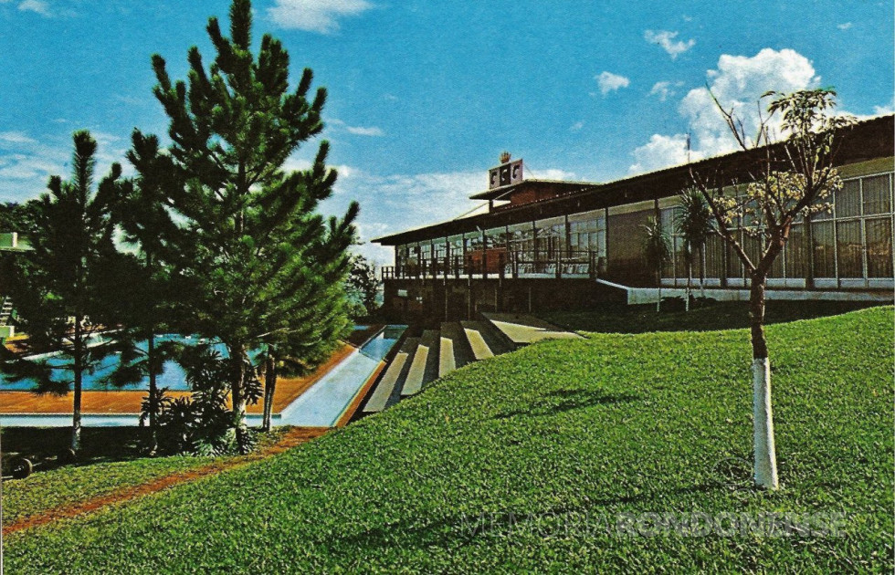 || Sede social do Cascavel Country Clube (em foto de 2020), fundado em abril de 1963.
Imagem: Acervo Cascavel Histórica - FOTO 4 -