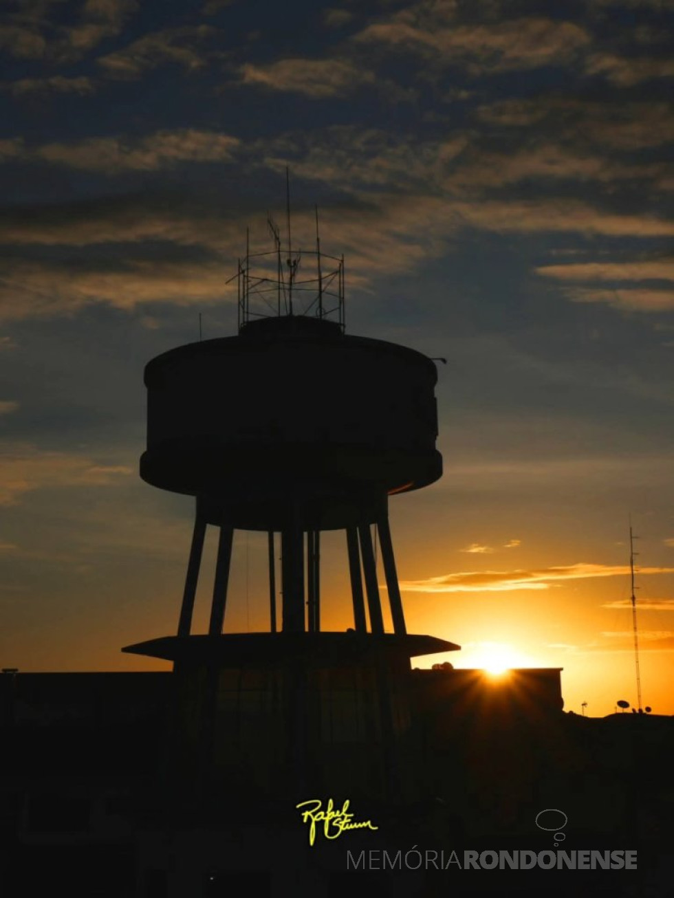 || Pôr do sol na cidade de Marechal Cândido Rondon, em 22 de junhp de 2025, clicado pelo fotógrafo rondonense Rafael Sturm - FOTO 26 -