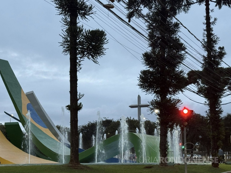 || Começo do final da tarde na cidade de Cascavel (PR), clicado desde a Praça do Migrante, em 21 de junho de 2023.
Imagem: Acervo e crédito Ailton Santos / Tarobá Cascavel / Facebook - FOTO 22 -