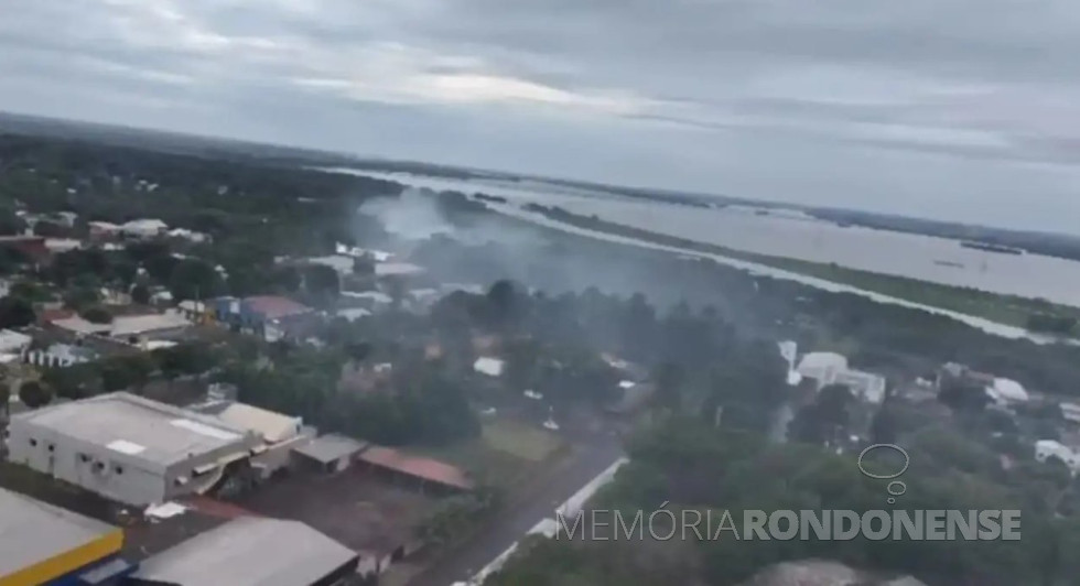 || Forte presença de fumaça de incineração de maconha em Ciudad del Guaíra, Paraguai, em junho de 2025.
Imagem: H2Foz - FOTO 27 -