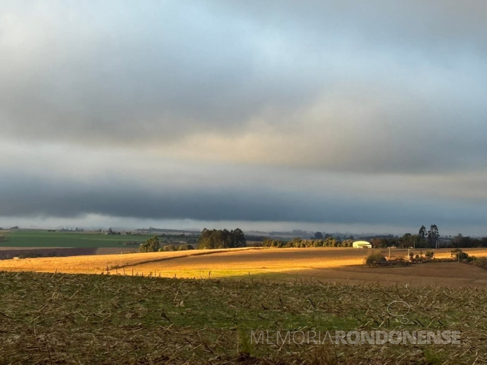 || Meia-manhã na região da cidade de Cascavel (PR), em 28 de julho de 2025.
Imagem: Acervo e crédito de Ailton Santos / Tarobá Cascavel / Facebook - FOTO 38 -