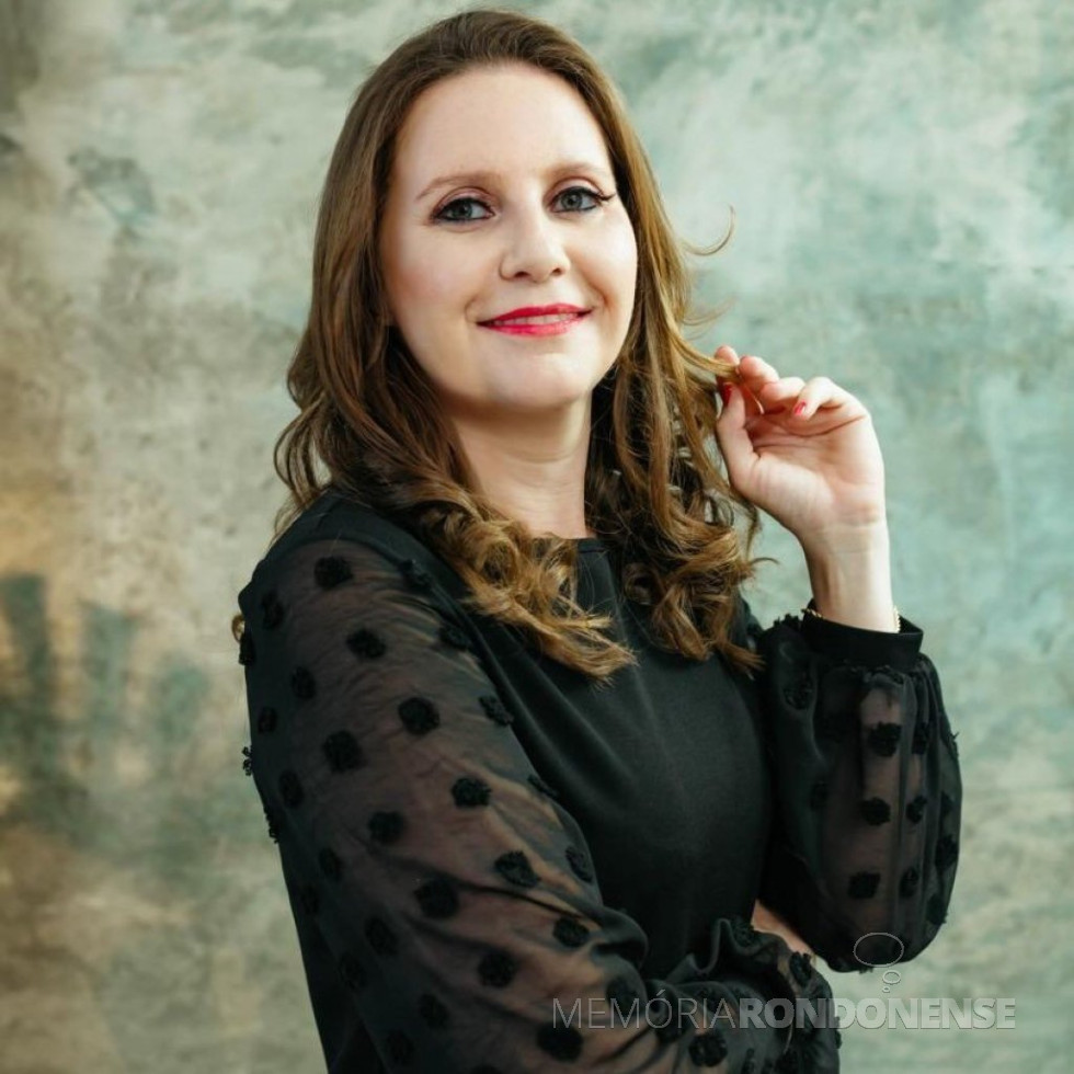 || Empresária Gracielle Deicke que assumiu a presidência do Conselho da Mulher Empresária de Toledo, em fevereiro de 2025.
Imagem: Acervo pessoal / Facebook - FOTO 35 -