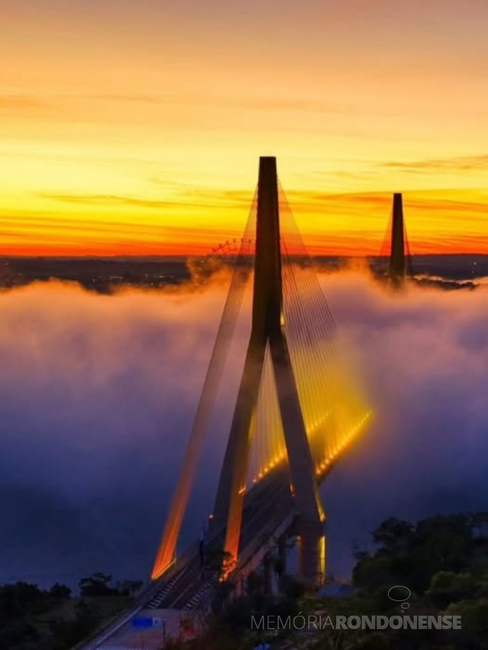 || Amanhecer na cidade de Foz do Iguaçu, com destaque para a Ponte da Integração, sobre o Rio Paraná, em 06 de julho de 2025,