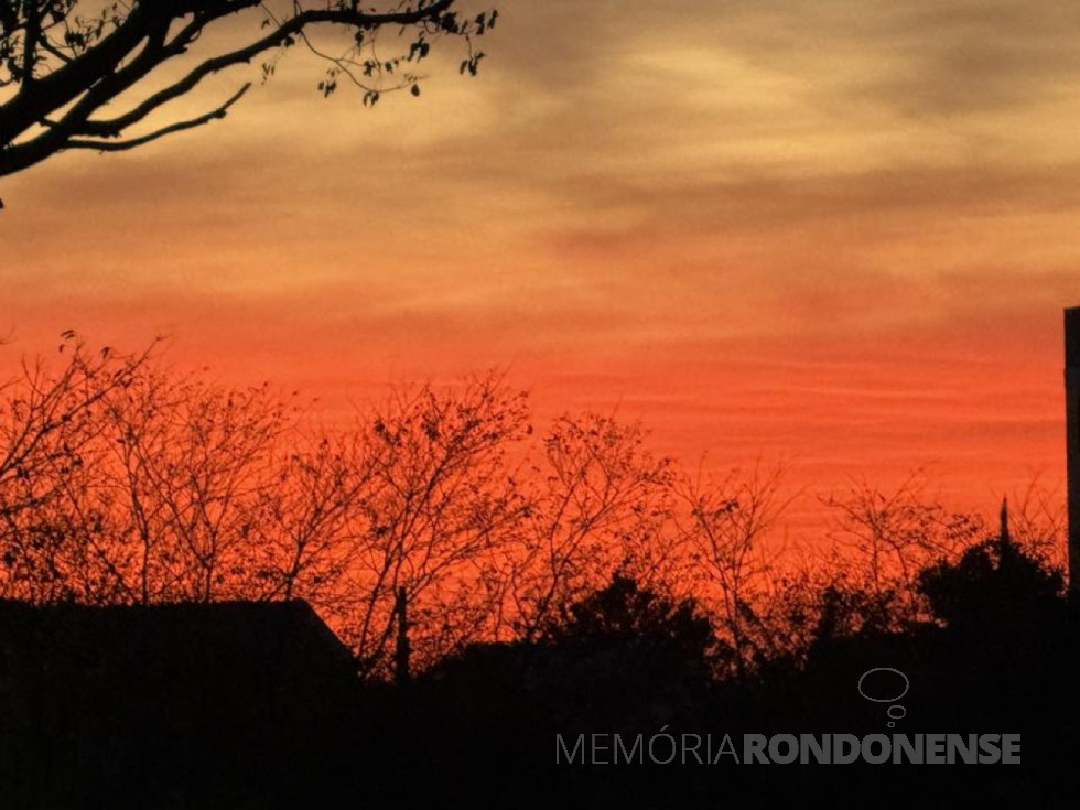 ||  Final da tarde na região da cidade de Cascavel (PR), em 16 de julho de 2025.
Imagem: Acervo e crédito de Ailton Santos / Tarobá Cascavel / Facebook - FOTO 23 -