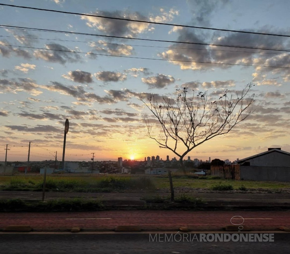 || Amanhecer na cidade de Cascavel (PR), em 21 de agosto de 2025.
Imagem: Acervo e crédito de Ailton Santos / Tarobá Cascavel / Facebook - FOTO 25 -