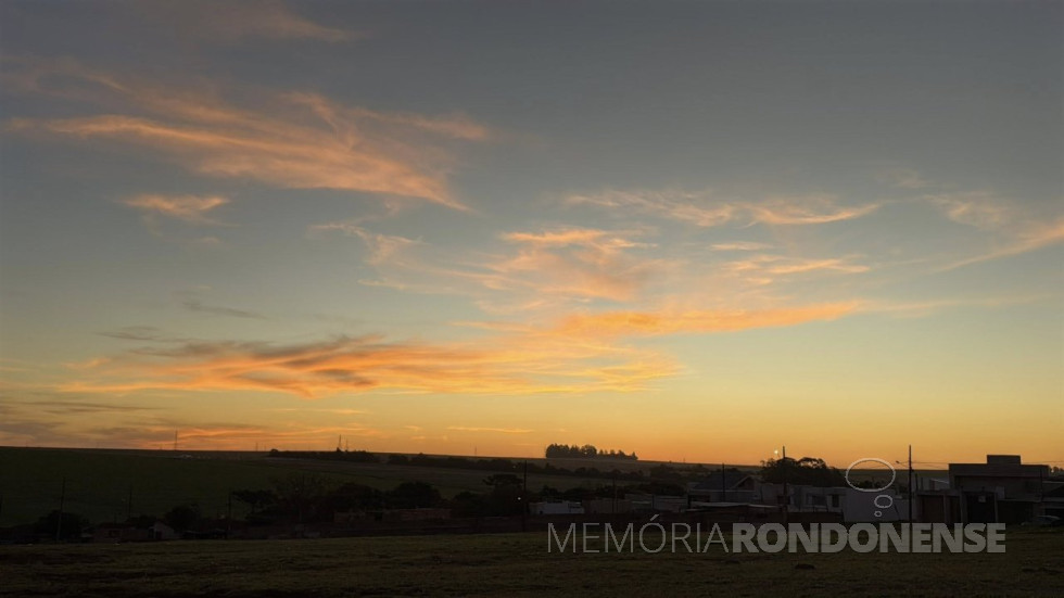 || Amanhecer na cidade de Cascavel (PR), em 14 de agosto de 2025.
Imagem: Acervo e crédito de Ailton Santos /  Tarobá Cascavel / Facebook - FOTO 29 -