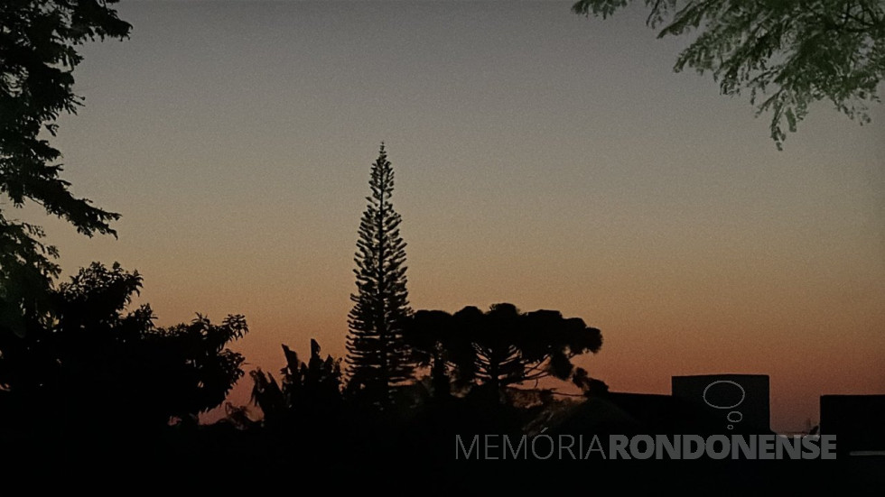 || Amanhecer na cidade de Cascavel (PR), em 22 de agosto de 2025.
Imagem: Acervo e crédito de Ailton Santos / Tarobá Cascavel / Facebook - FOTO 18 -