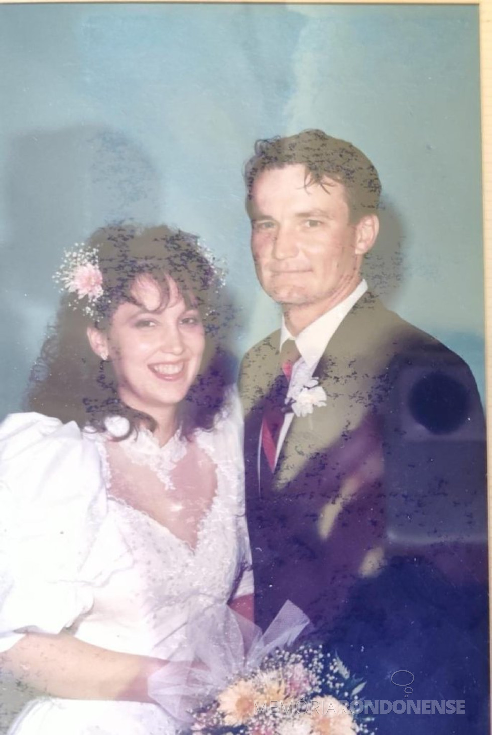 || Jovens rondonenses Merci Witeck e Claudio Lindner que casaram em dezembro de 1991.
Imagem: Acervo do casal - FOTO 8 -