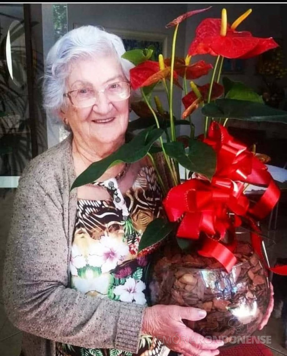 || Pioneira rondonense Lúcia Santina Dresch, falecida em final de julho de 2025.
Imagem: Acervo Rádio Tropical FM, de Quatro Pontes - FOTO 25 -