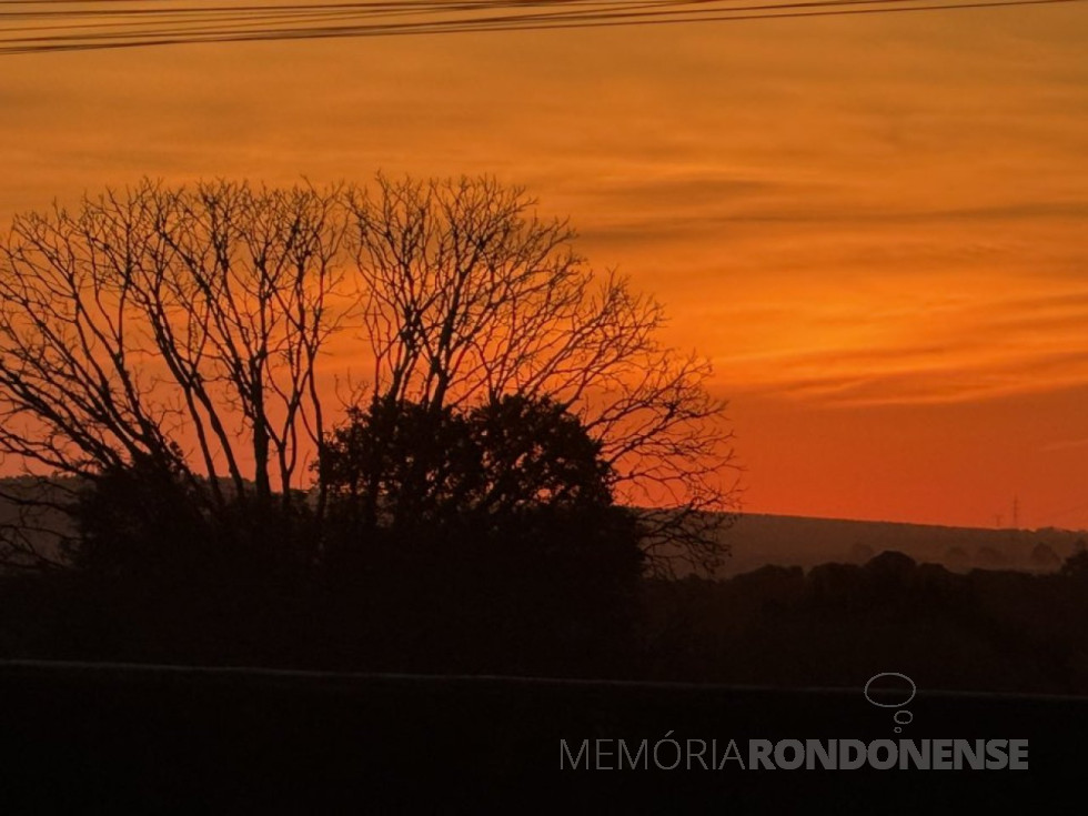 || Pôr do sol na região da cidade de Cascavel (PR), em 31 de julho de 22025.
Imagem: Acervo e crédito de Ailton Santos / Tarobá Cascavel / Facebook - FOTO 24 -