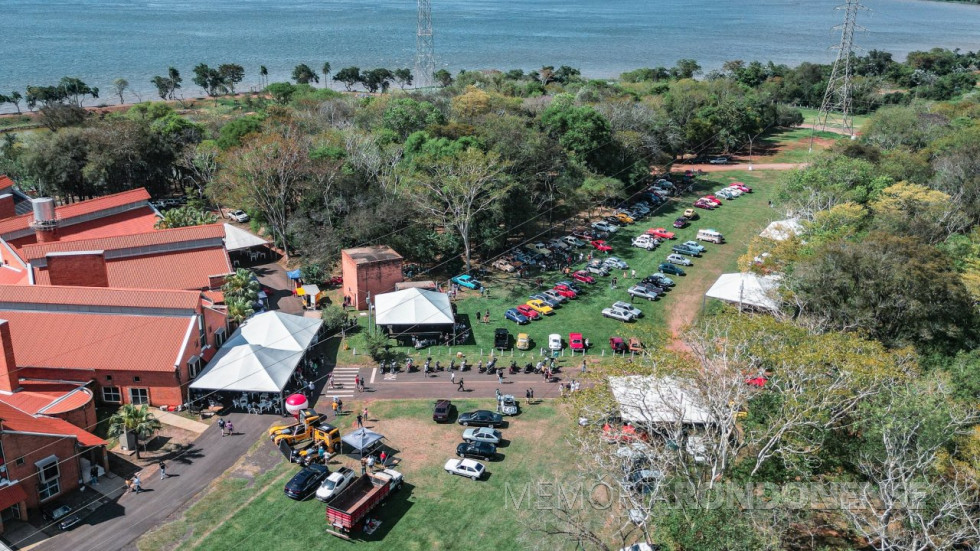 || Exposição do 1º Encontro de Carros Antigos na cidade de Guaíra (PR), em setembro de 2025.
Imagem: Acervo Prefeitura Municipal de Guaíra - FOTO 33 -