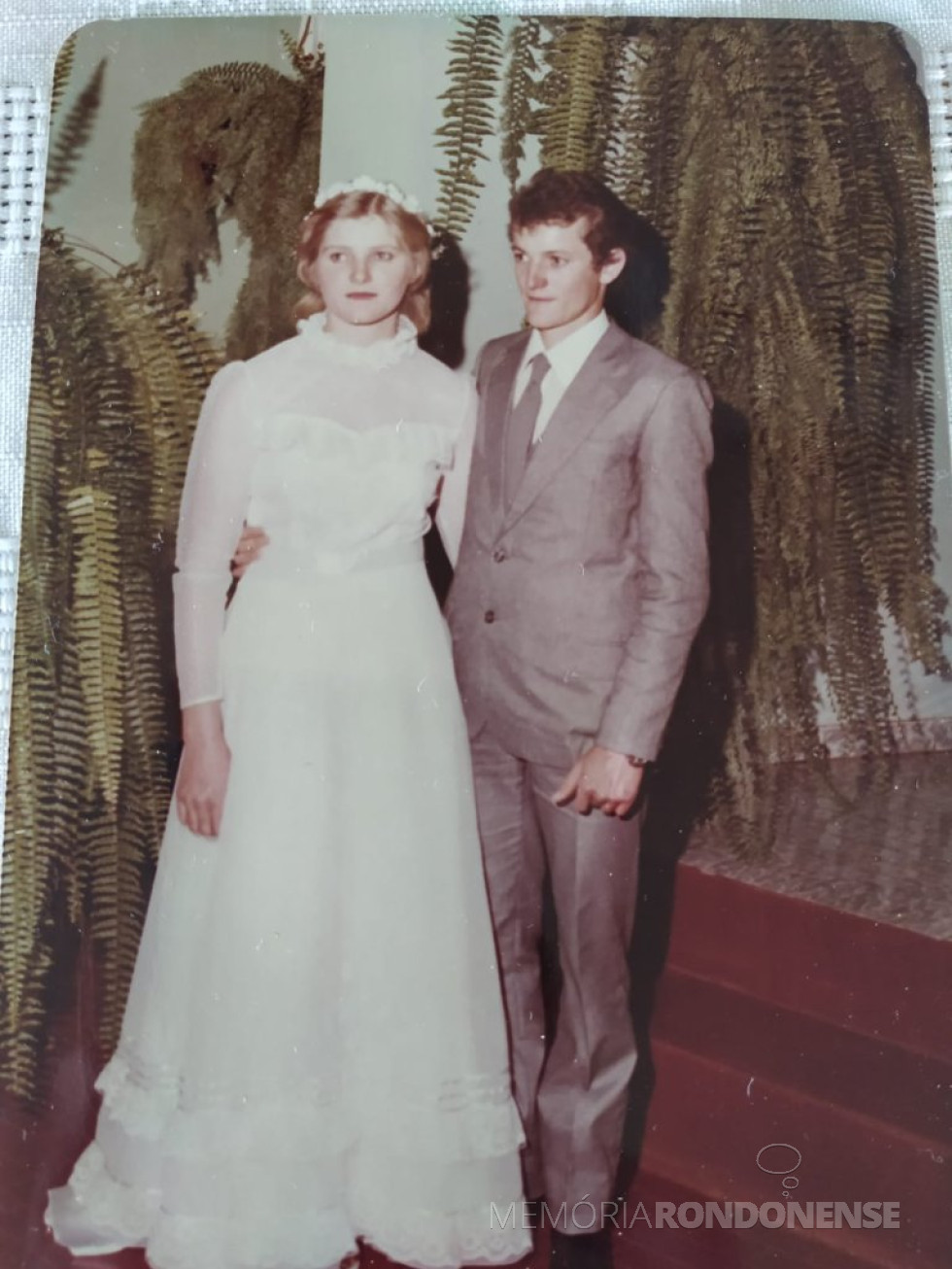 || Jovens rondonenses Miriam Krüger e Celso Winkelmann que casaram em setembro de 1984.
Imagem: Acervo pessoal - FOTO 12 -