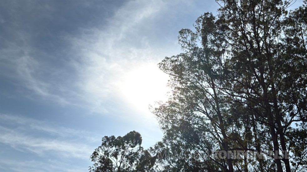 || Começo da manhã na região da cidade de Cascavel (PR), em 20 de setembro de 2025.
Imagem: Acervo e crédito de Ailton Santos / Tarobá Cascavel / Facebook - FOTO 23 -