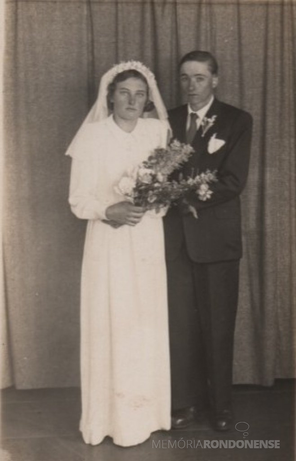 || Noivos Hertha Neils e Theobaldo Notter  (pioneiros de Marechal Cândido Rondon) que casaram-se em junho de 1953.
Imagem: Acervo da rondonense Hildegard Neils - FOTO 6 -