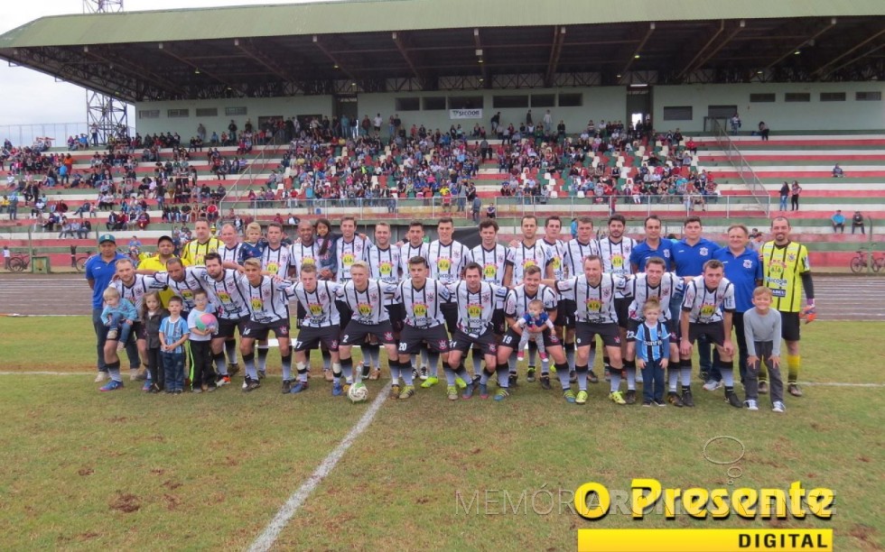 || Corinthians Esporte Clube/Laticinio Nituano - campeão da Série Ouro do Campeonato Municipal de Futebol Amador 2017, de Marechal Cândido Rondon. 
Imagem: Acervo O Presente Digital - FOTO 13 -