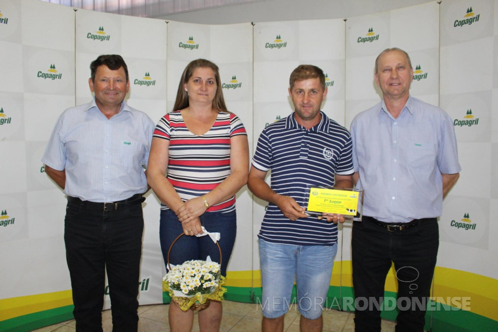 || João Wochner e esposa  premiados em primeiro lugar na categoria acima de 21.001 litros/mês. 
Imagem: Acervo Imprensa Copagril - Crédito: Carina Ribeiro -  FOTO 38 -