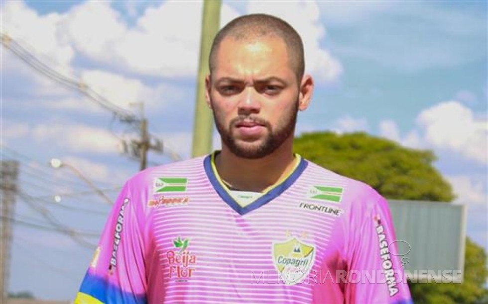 || Goleiro Daniel de Souza Cardoso contratado pela Copagril Futsal para a temporada 2017, em fevereiro de 2017. 
Imagem: Acervo Imprensa Copagril Futsal - FOTO 4 - 