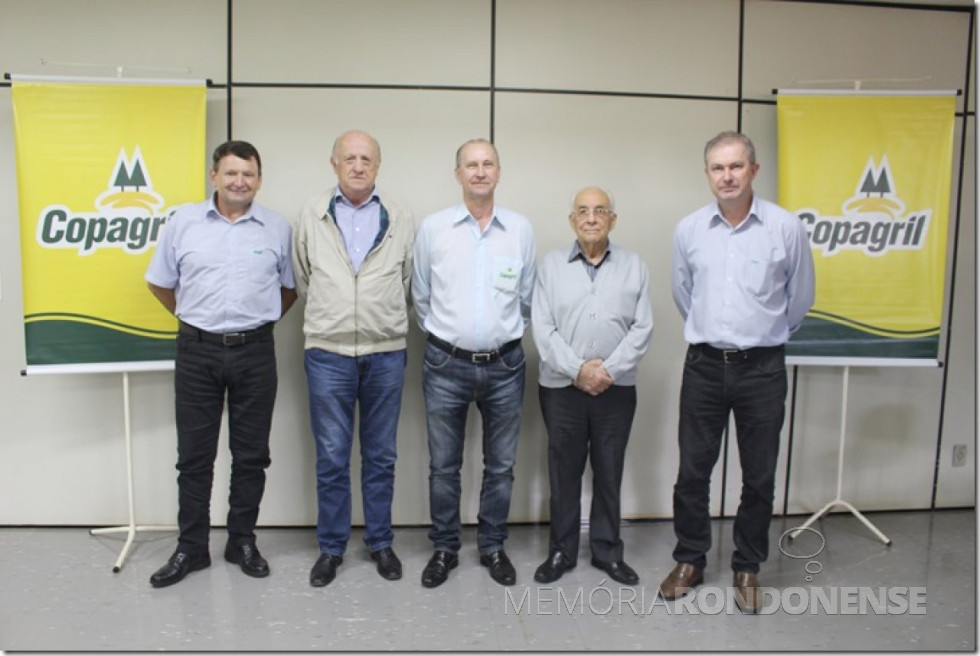 || Recepção de Wilson Thiesen e Silvino Galdino na sede central da Copagril, em Marechal Cândido Rondon.
Da esquerda à direita: Márcio Buss, diretor secretário; Wilson Thiesen; Ricardo Silvio Chapla, diretor-presidente da Copagril; Silvio Galdino; e Eloi Darci Podkowa, diretor vice-presidente da Copagril.
Imagem: Acervo Imprensa Copagril - Crédito: Carina Ribeiro - FOTO 10 -