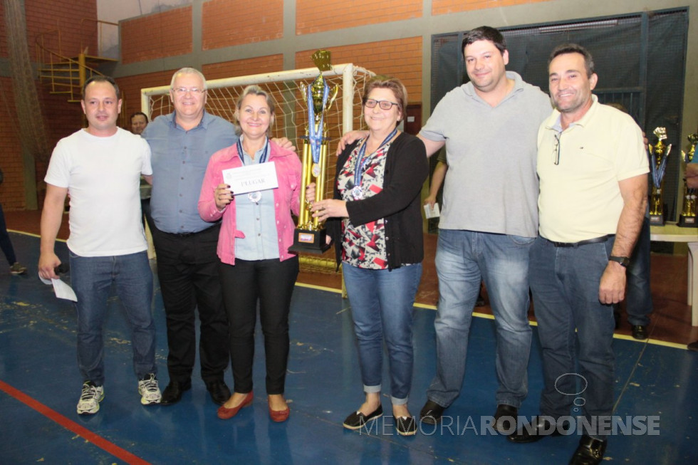 || Premiação das campeãs do Campeonato Municipal de Canastra 2018, em agosto de 2028 Pato Bragado.
Da esquerda à direita: Kleber Duarte (Secretário Municipal de Esporte e Lazer), Leomar Rohden (Prefeito Municipal), Sueli Wiedeck, Ingrid Diesel, Adilson Manhabosco e Dirceu Anderle (vice-prefeito).
Imagem: Acervo PM-Pato Bragado - Crédito: Marili Koehler - FOTO 30 -