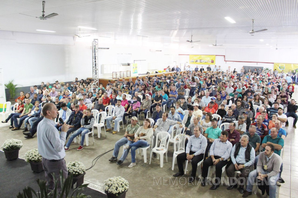 || Ricardo Silvio Chapla, diretor-presidente da Copagril, procedendo a abertura do Seminário Anual de Produtores de Suínos 2018.
Imagem: Acervo Imprensa Copagril - Crédito: Carina Walker Ribeiro - FOTO 19 -