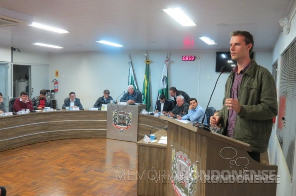|| Elias Abraão Glassmann fazendo apresentação da programação do Dia Mundial da Limpeza 2018, na Câmara Municipal de Marechal Cândido Rondon. Imagem: Imprensa - CM-MCR - Crédito Cristiano Marlon Viteck - FOTO 13 -