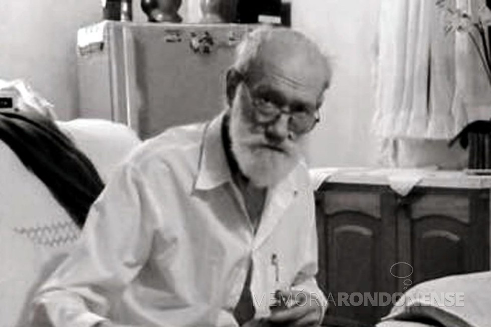 || Agrimensor Henrique Jorge Isernhagen que chegou ao Oeste do Paraná, em 1951. Ele nascido em junho de 1926.
Imagem: Acervo Adair Krolow - Curitiba - FOTO 2 -