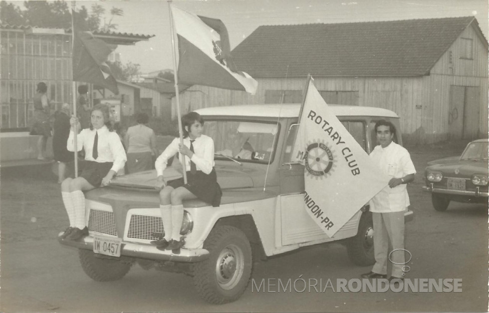 || Dr. Miguel Patiño Cruzatti, primeiro presidente do Rotary Clube, participando das comemorações do Sesquicentenário da Independência, em 1972, na sede municipal de Marechal Cândido Rondon.
Imagem: Acervo Valdir Sackser