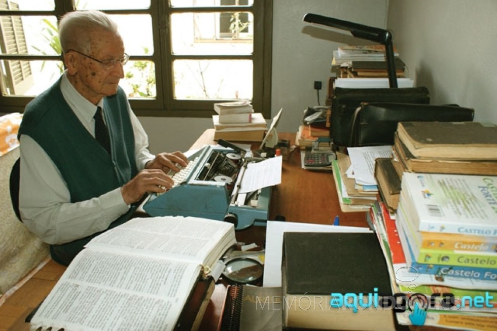 || Pastor Guilherme Lüdke fotografado ao completar 104 anos de vida, com residência em Marechal Cândido Rondon. 
Imagem: Acervo AquiAgora.net - FOTO 1 - 