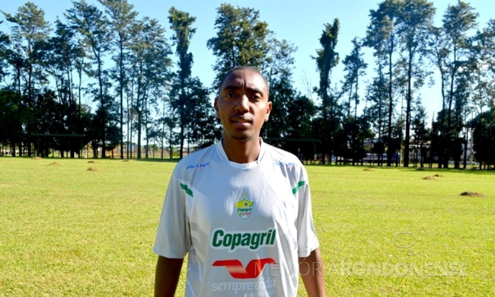 || Preparador físico Raphael Martins junto a Copagril Futsal. 
Imagem: Acervo O Presente - FOTO 16 -