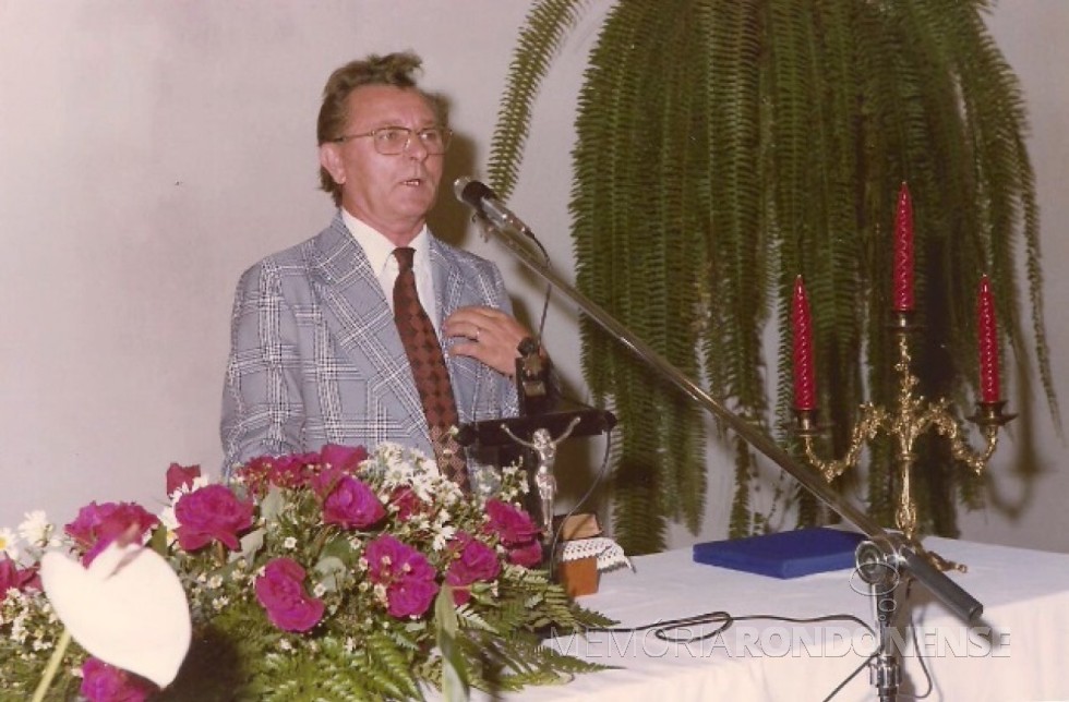 || Pastor Jan Serfas, 3º pastor da Igreja Evangélica Congregacional de Marechal Cândido Rondon, nascido em 26 de setembro de 1926. 
Imagem: Acervo Liane Serfas - FOTO 4 - 
