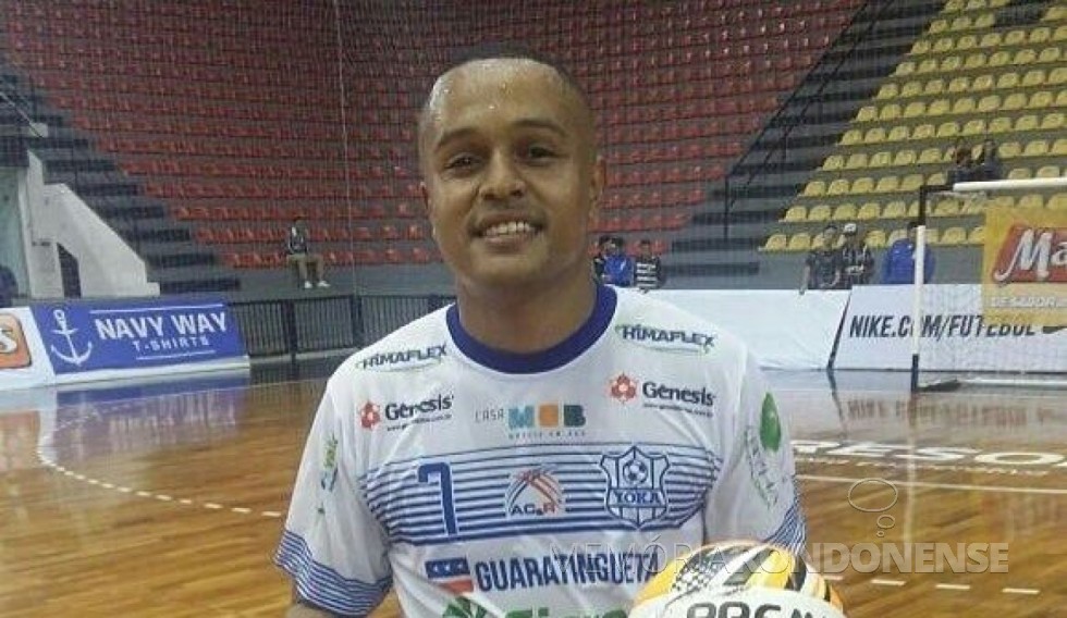 || Atleta Caio Barros contratado pela Copagril Futsal, em junho de 2017. 
Imagem: Acervo LNF - FOTO 9 - 