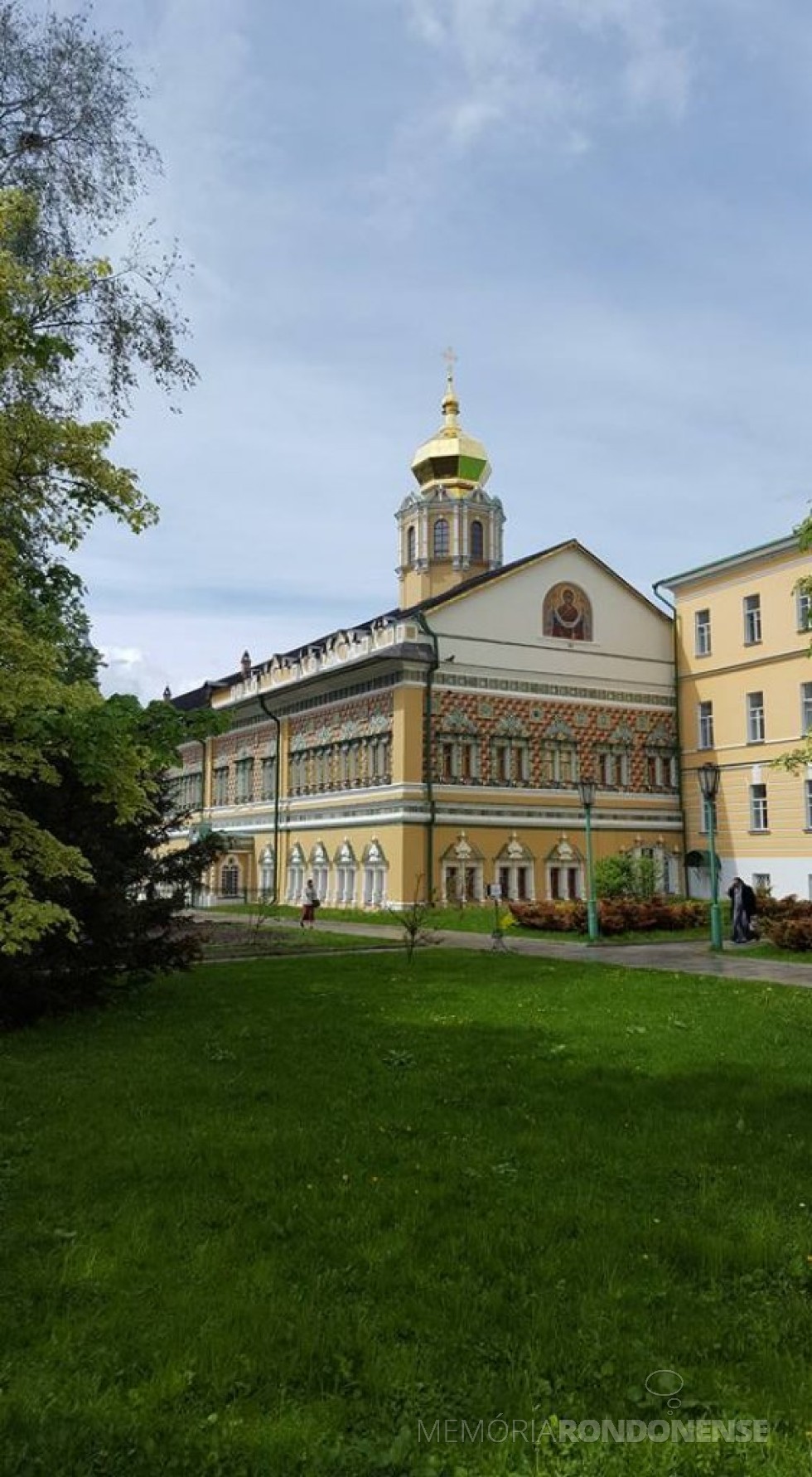 || Vista externa da Academia Teológica de Moscou. 
Imagem: Acervo Neimar Troes - FOTO 15 - 