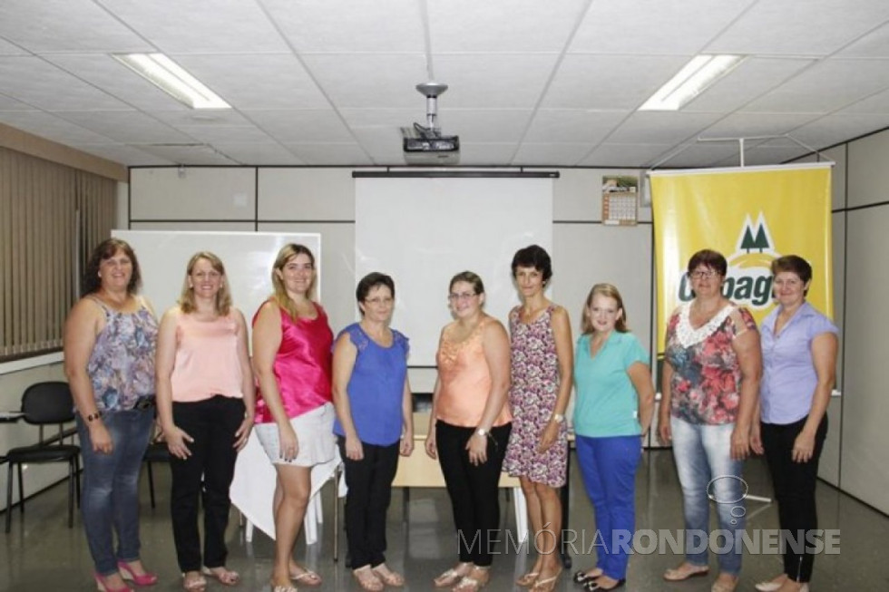 || Nova diretoria da ACFC (Associação dos Comitês Femininos da Copagril) eleita em fevereiro de 2015.
Imagem: Acervo Imprensa Copagril - FOTO 6 -