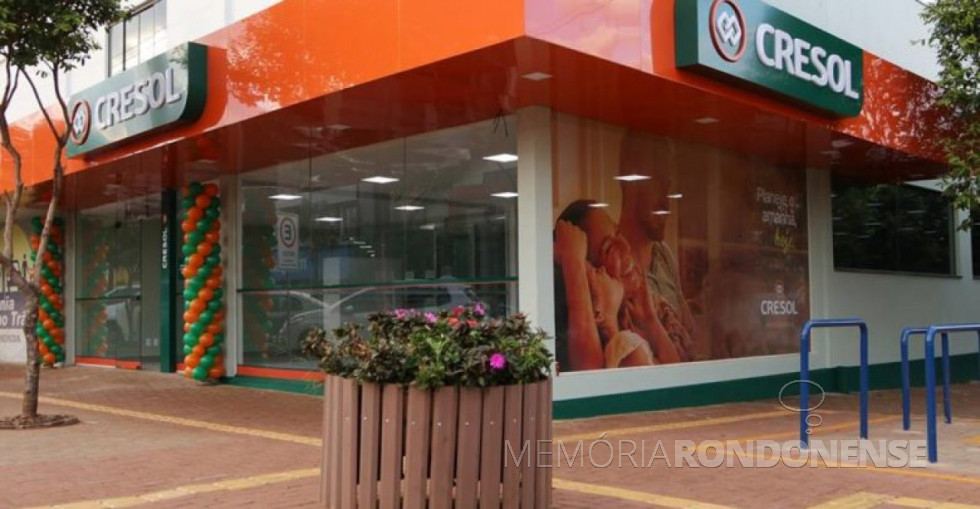 || Nova agência da Cresol em Marechal Cândido Rondon, na esquina da Avenida Rio Grande do Sul e Rua D. João VI, em parte do prédio da Kaefer Motos, inaugurada em julho de 2018.
Imagem: Acervo Diário Paranaense - FOTO 26 -