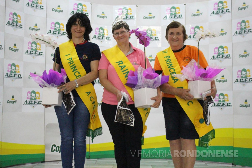 || Rainha e princesas do bolãozinho da ACFC 2018: 1ª  princesa: Marise Bona Rieth ; Rainha:  Loiva Eni Boni ; e 2ª princesa: Liane Maria Werlang. 
Imagem: Acervo Comunicação Copagril - Crédito:  Jorgeano Rocha - FOTO 30 - 