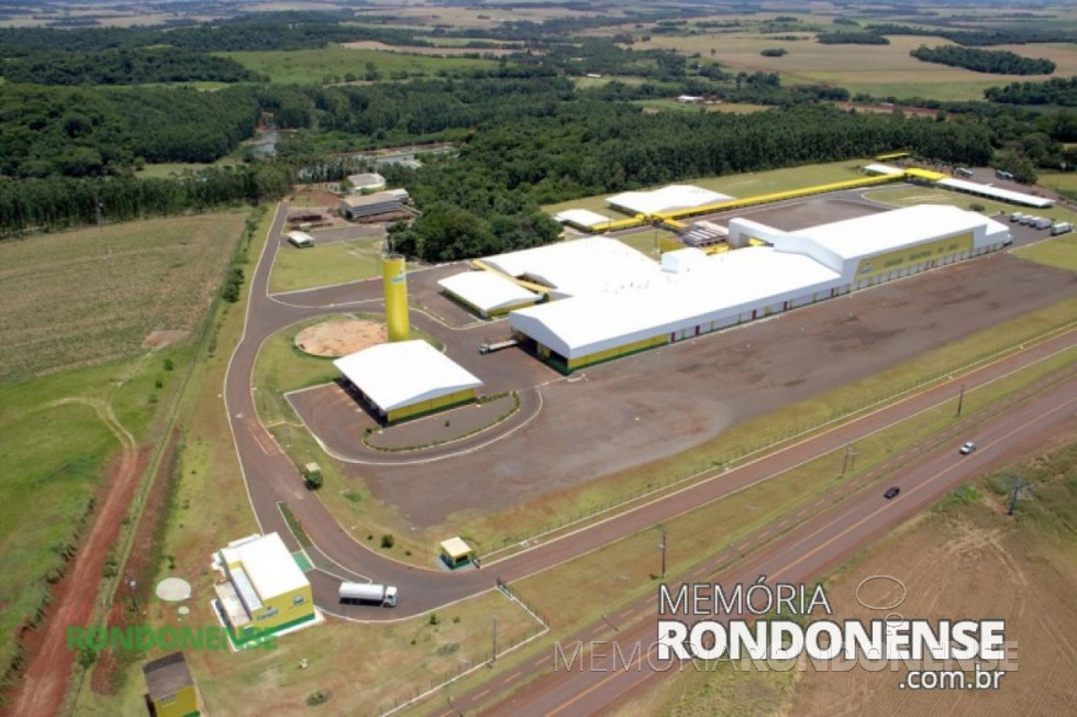 || Vista aérea da unidade de aves da Copagril, localizada no lado oeste da cidade de Marechal Cândido Rondon. Imagem: Acervo O Presente - FOTO 1-