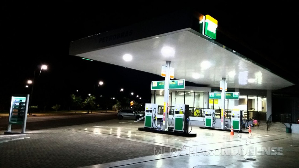 || Auto Posto Costa Oeste, na sede municipal de Entre Rios do Oeste, inaugurado em fevereiro de 2017.
Imagem: Cleyton Gonçalves/Facebook - FOTO 10 -