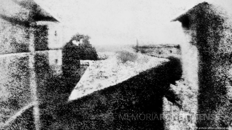 || A lendária fotografia produzida por Joseph Nicéphore Niepce, em 1816.
Imagem: Acervo picture-alliance/AKG - images - FOTO 2 -