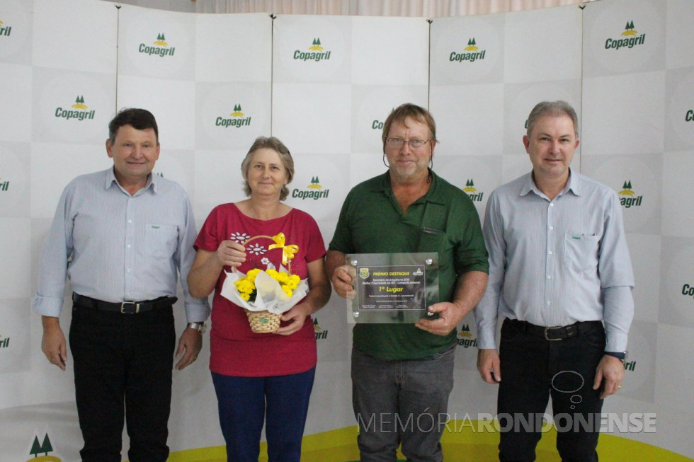 || Produtor Tadeu Lewandoski e esposa recebendo o prêmio de 1º lugar em