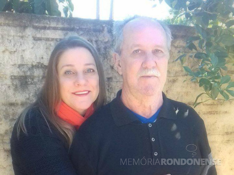 || Atílio Pedro Corte (Pussuca) com a filha Andiara, ele falecido em abril de 2019.
Imagem: Acervo pessoal - FOTO 14 -