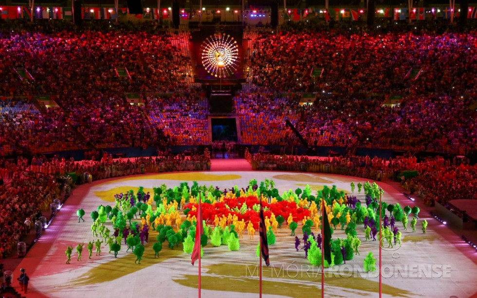 || Aspecto de um momento da solenidade de encerramento das Olimpíadas Rio 2016, no estádio do Maracanã, no dia 21 de agosto de 2016.
Imagem: Reprodução - FOTO 13 -