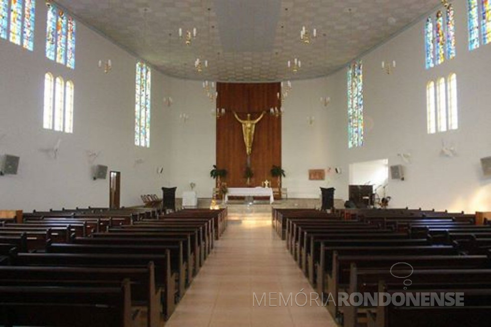 || Interior da Igreja Matriz Sagrado Coração de Marechal Cândido Rondon, templo inaugurado em junho de 1968. 
Imagem: Acervo Harto Viteck - FOTO 10 -