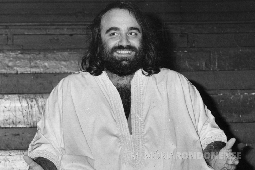 || Cantor Demis Roussos, de origem grega, falecido em janeiro de 2015. 
Imagem: Acervo Memória Rondonense - FOTO 7 - 