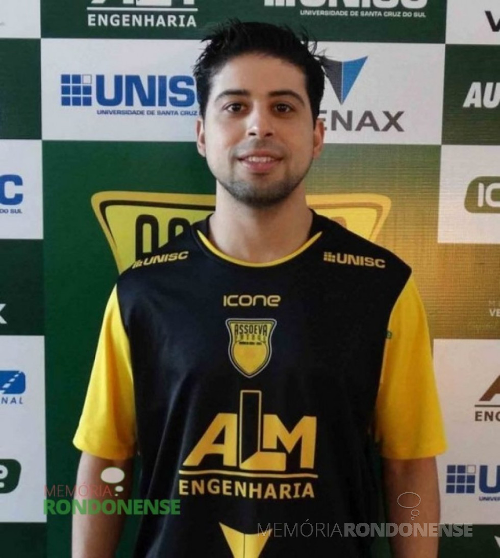 || Atleta James Theodoro Mattos (Jaiminho) contratado pela diretoria da Copagril/Sempre Vida/Penalty/Marechal Cândido Rondon para o elenco 2016. Imagem: Acervo O Presente - FOTO 11 -