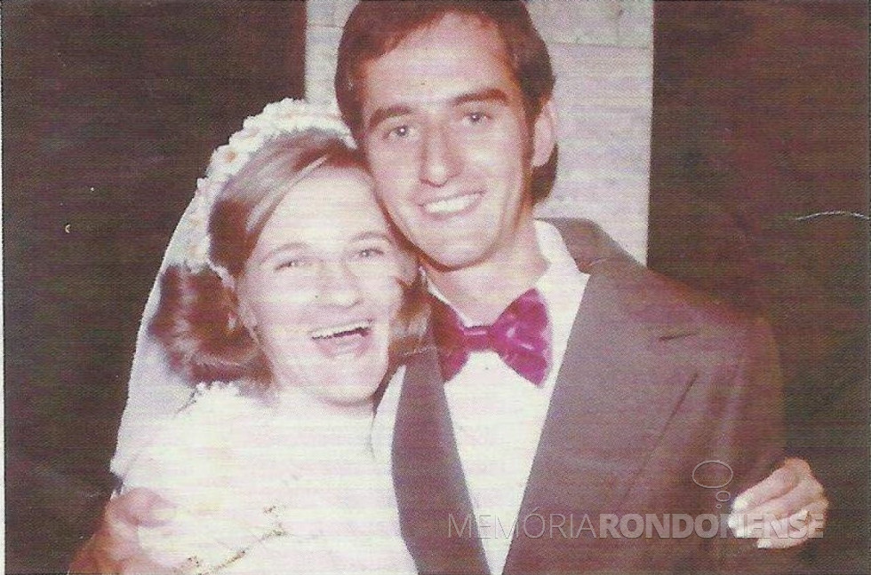 || Noivos Cleci Dahmer e Vilmar Güttges que se casaram em novembro de 1978. 
Imagem: Acervo do casal - FOTO 1 -
